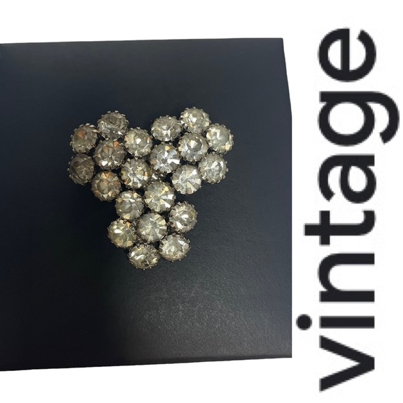 Vintage Triangular Cluster Rhinestone Brooch - Picture 3 of 10